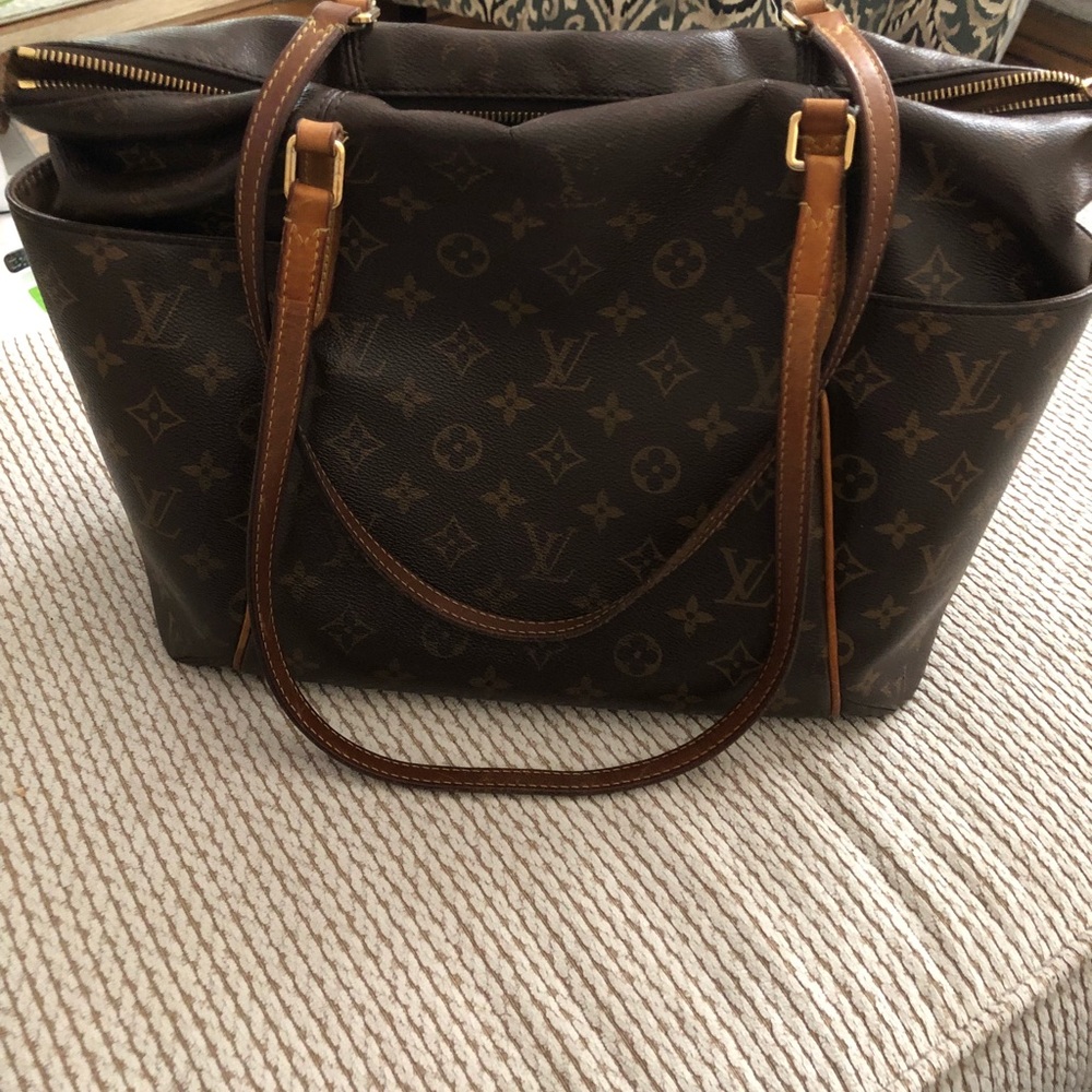 Louis Vuitton totally bag